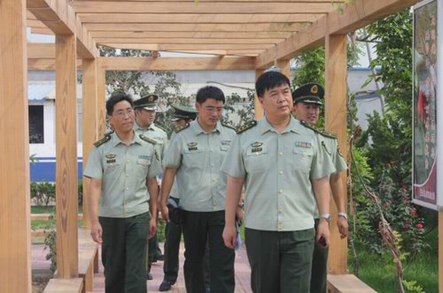 莱州市政府 部门动态 烟台边防刘金龙支队长到三山岛边防派出所检查